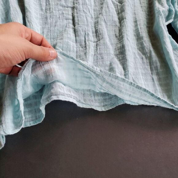 Vince Camuto Baby Blue Flowy Blouse - Picture 5 of 9